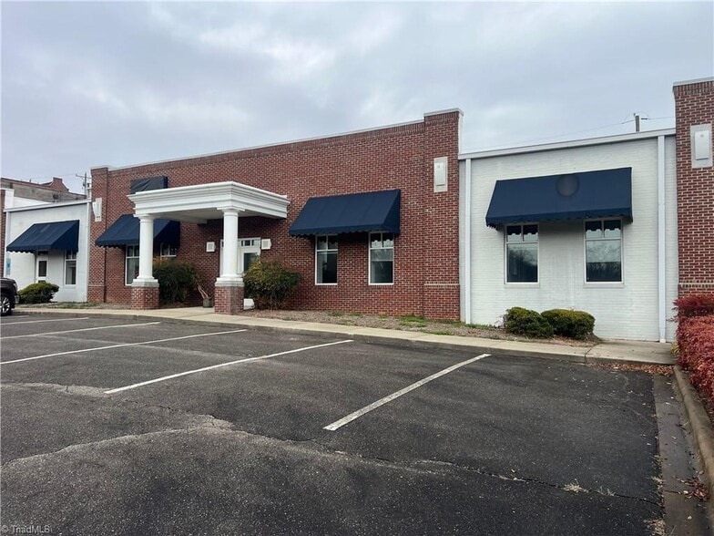 More Photos Of 199 N Renfro St, Mount Airy Bank For Sale