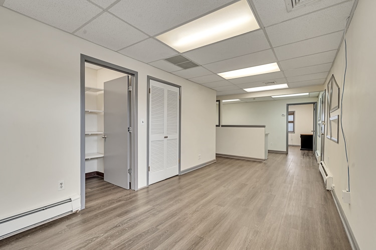 More Photos Of 107 Stuyvesant Ave, Lyndhurst Office For Lease