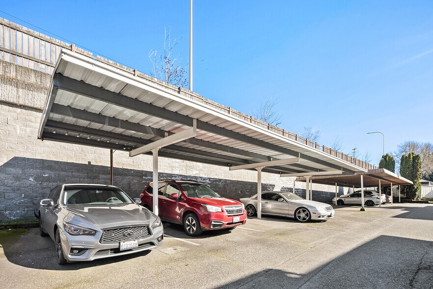 More Photos Of 28426 16th Ave S, Federal Way Apartments For Sale