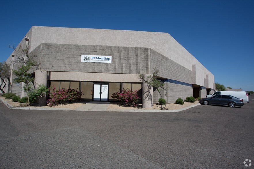 More Photos Of 3532 W Thomas Rd, Phoenix Unknown For Lease