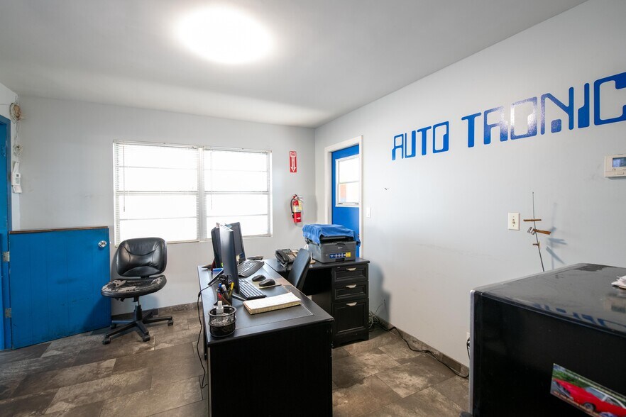 More Photos Of 55 SW 10th St, Deerfield Beach Service For Sale