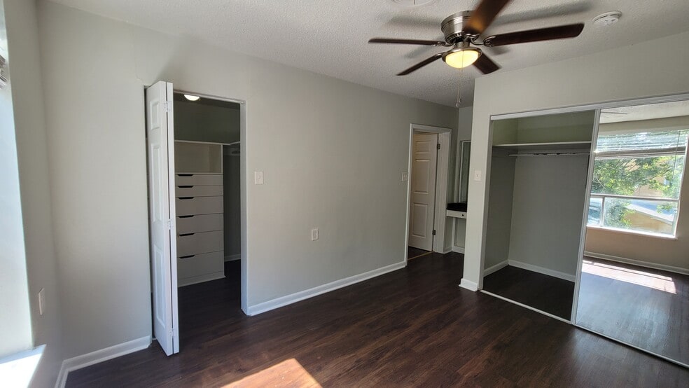 More Photos Of 1635 W Mulberry Ave, San Antonio Apartments For Sale