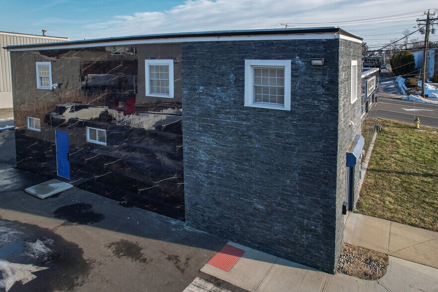 More Photos Of 180 Commerce Dr, Fairfield Auto Dealership For Sale