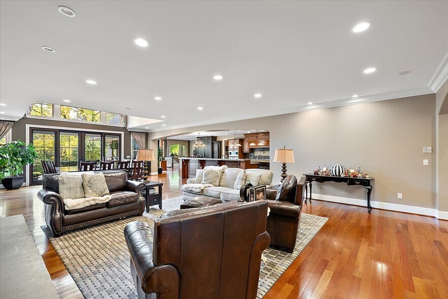 More Photos Of 1330 Oxford Rd, Bloomfield Hills Specialty For Sale