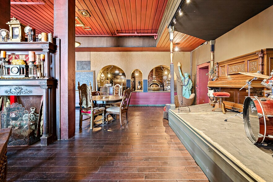 More Photos Of 103 S 6th St, Brownfield Restaurant For Sale