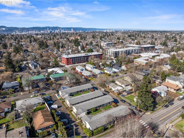More Photos Of 5104 SE Clinton St, Portland Apartments For Sale