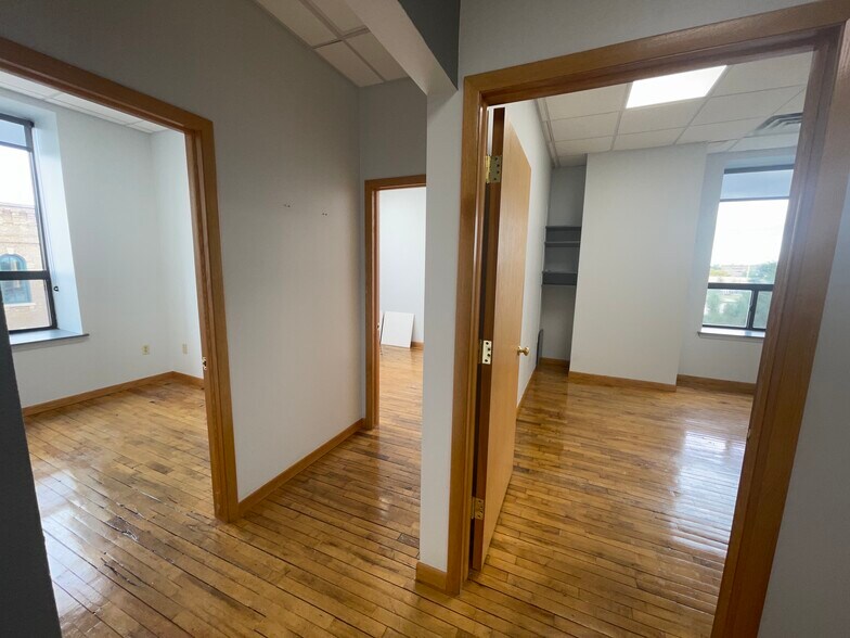 More Photos Of 600 S Main St, Oshkosh Office For Lease