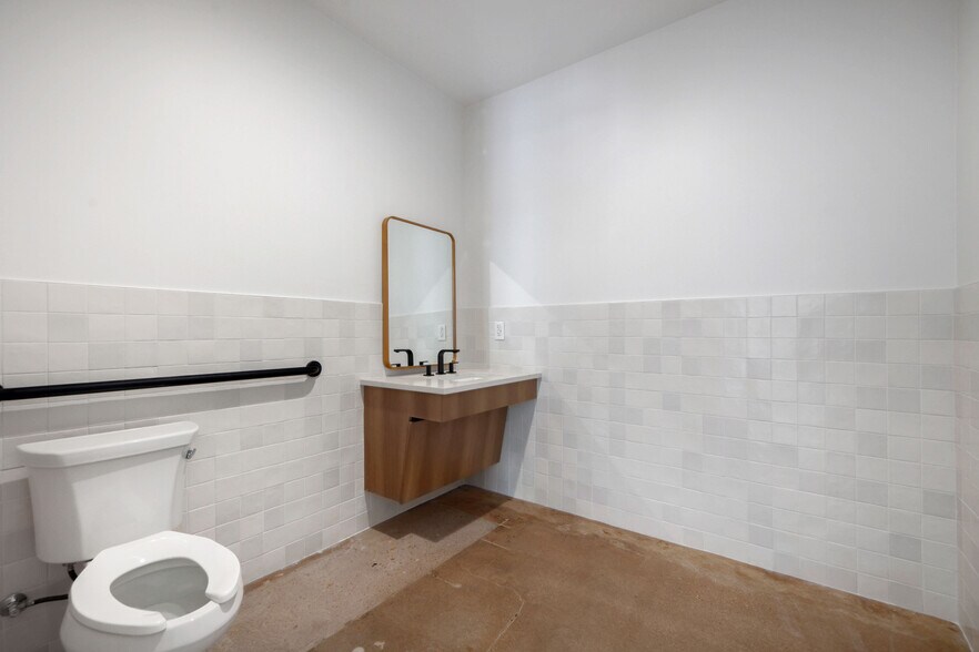 More Photos Of 5602 Clay Ave, Austin Loft Creative Space For Lease