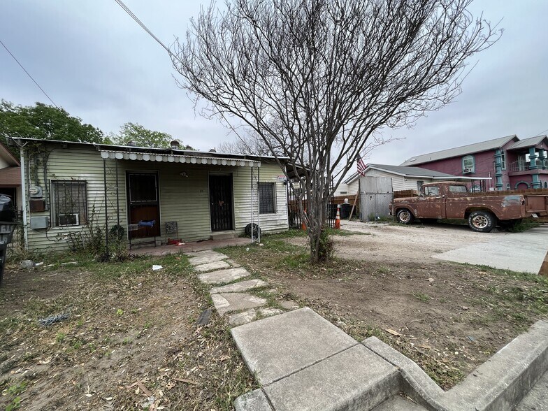 More Photos Of 515 Gladstone, San Antonio Service For Sale