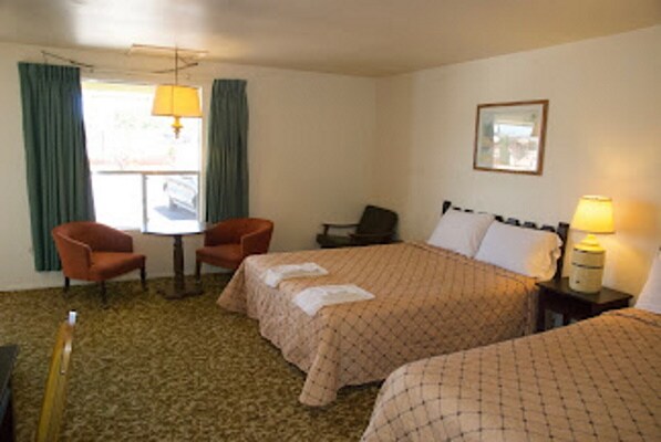 More Photos Of 2101-2105 Navajo Blvd, Holbrook Hospitality For Sale