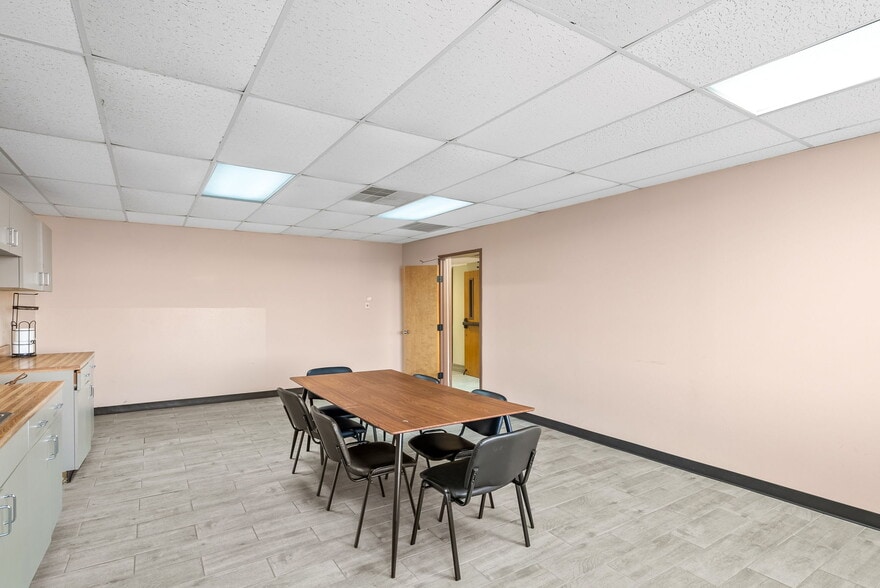 More Photos Of 9502 Computer Dr, San Antonio Medical For Sale