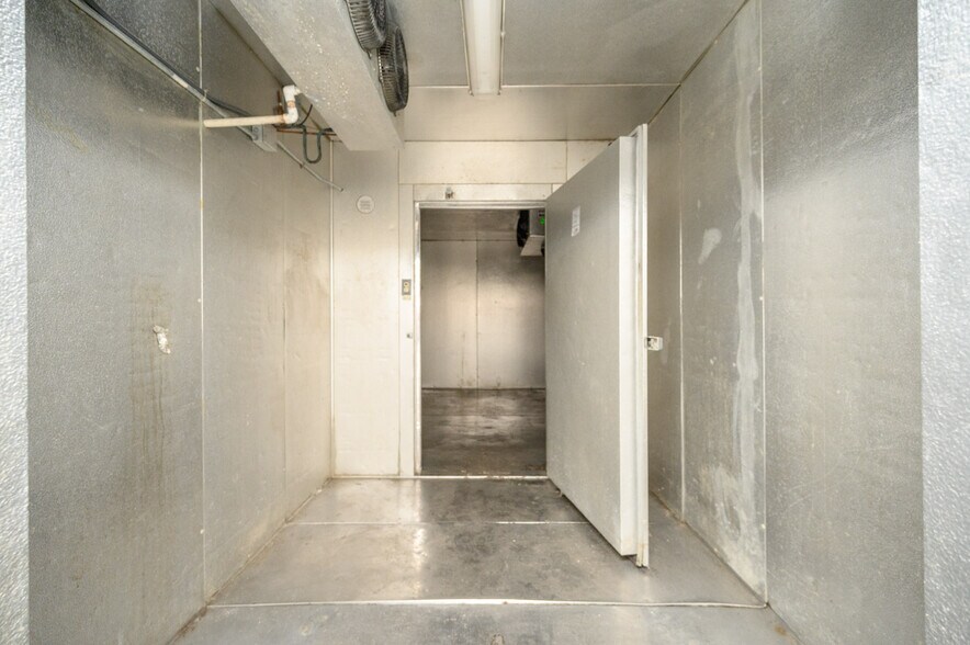 More Photos Of 343 State Route 17, Hasbrouck Heights Fast Food For Sale