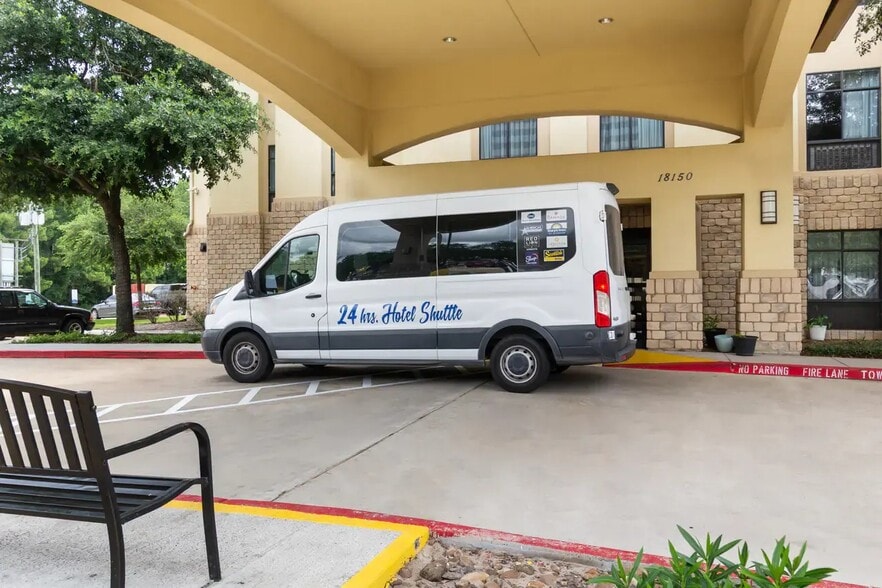 More Photos Of 18150 McKay Dr, Humble Hotel For Sale