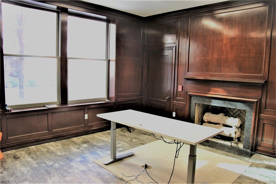More Photos Of 118-122 E Main St, Louisville Office For Lease