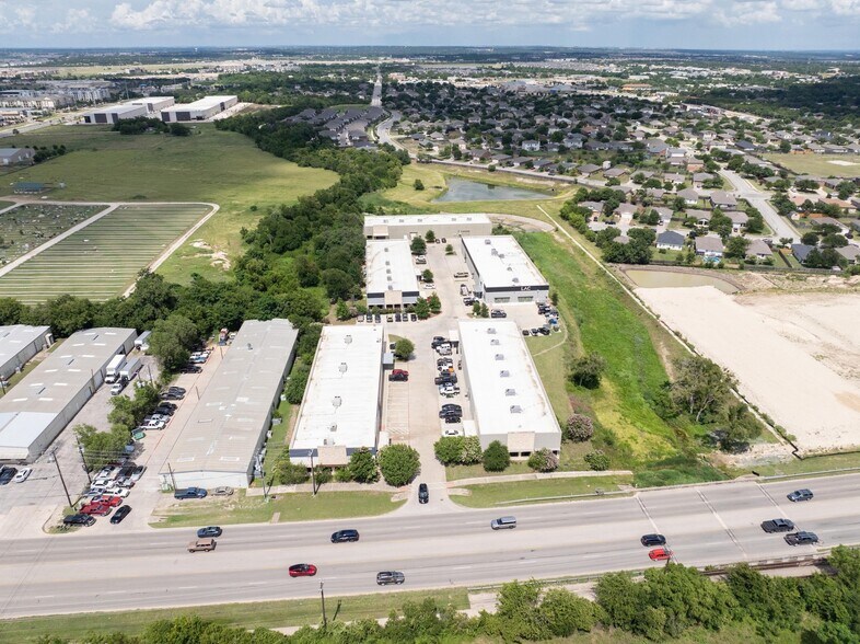 More Photos Of 190 N Bagdad Rd, Leander Unknown For Lease