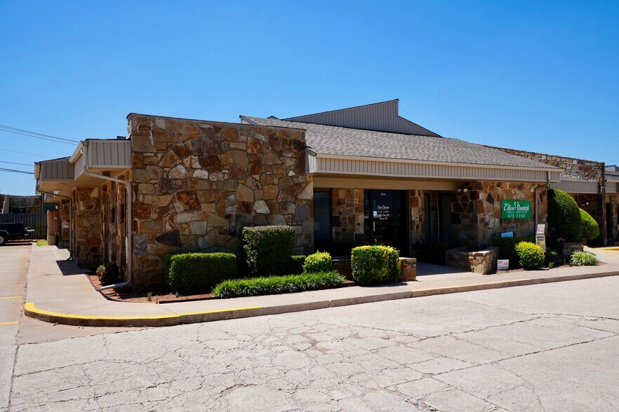 Primary Photo Of 5500 NW Expressway, Warr Acres Office For Lease
