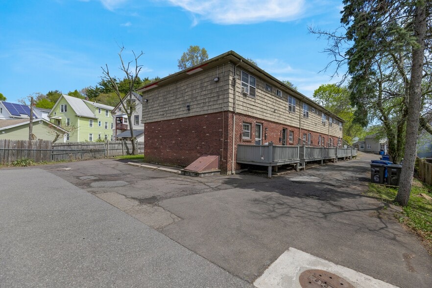 More Photos Of 1280 Townsend Ave, New Haven Apartments For Sale