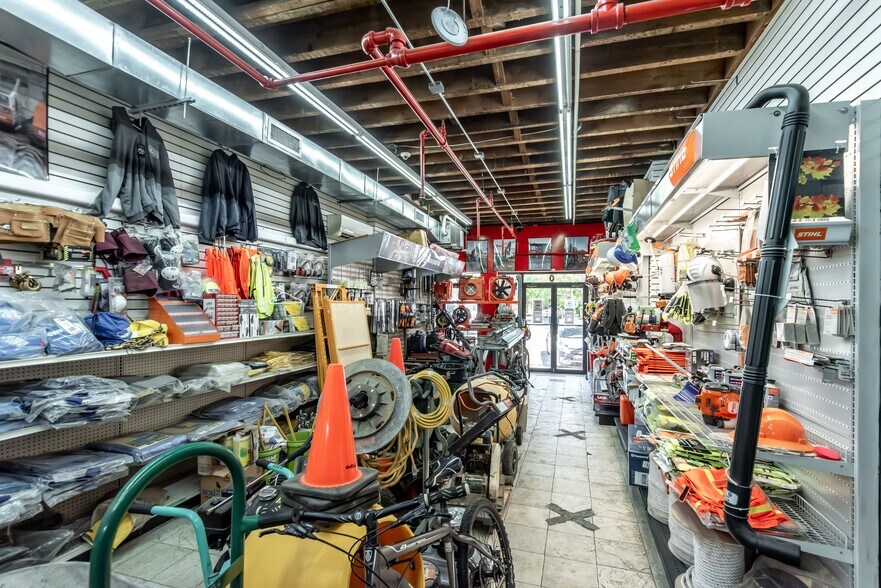 More Photos Of 616 Coney Island Ave, Brooklyn Auto Repair For Sale