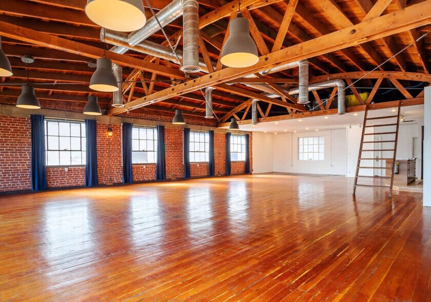 More Photos Of 2121 W Sunset Blvd, Los Angeles Storefront Retail Office For Lease