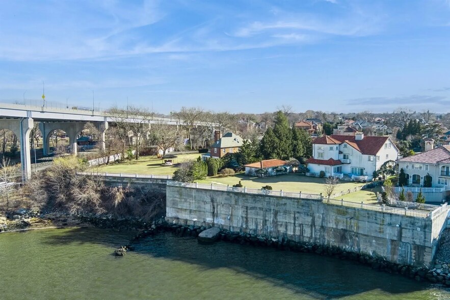 More Photos Of 125 Malba Dr, Flushing Land For Sale