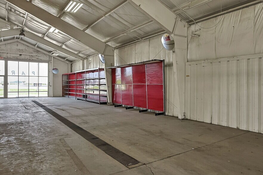 More Photos Of 10640 Lancaster Rd, Hebron Unknown For Lease