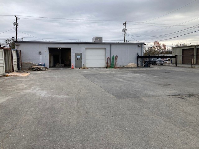 More Photos Of 900 Creekside Rd, Chattanooga Light Distribution For Sale