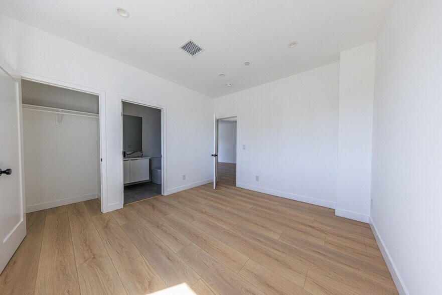 More Photos Of 1954-1958 Purdue Ave, Los Angeles Apartments For Sale