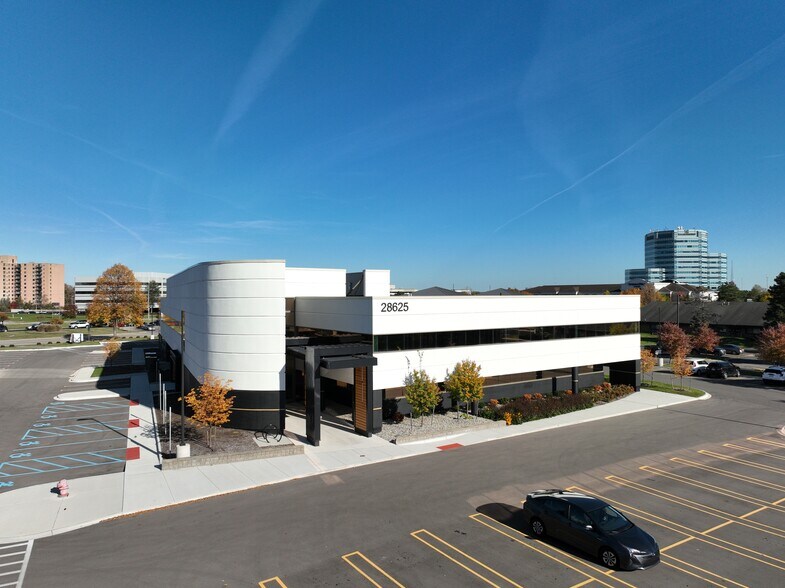 More Photos Of 28625 Northwestern Hwy, Southfield Medical For Lease