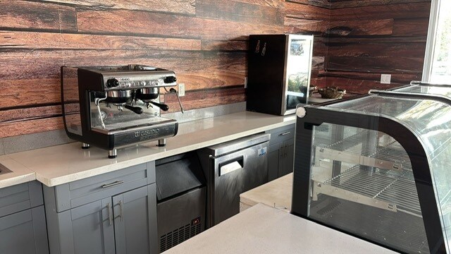 More Photos Of 3872 Grand Ave, Miami General Retail For Lease