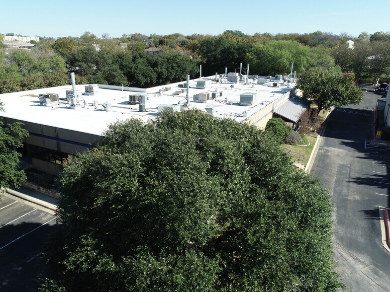 More Photos Of 8609 Cross Park Dr, Austin Office For Lease