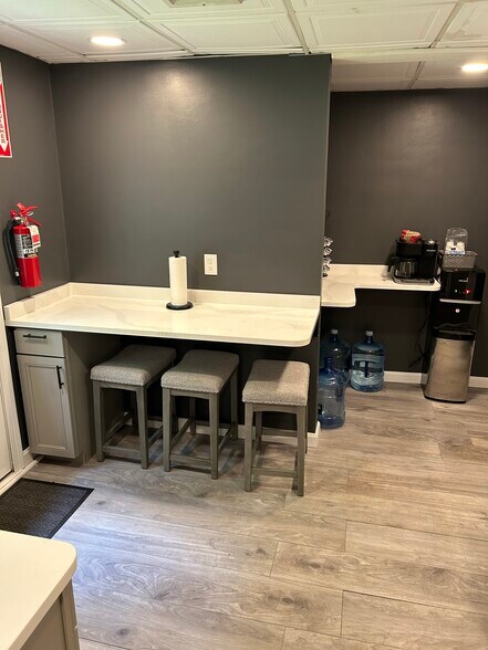 More Photos Of 4 Abbott Pl, Millbury Office For Lease