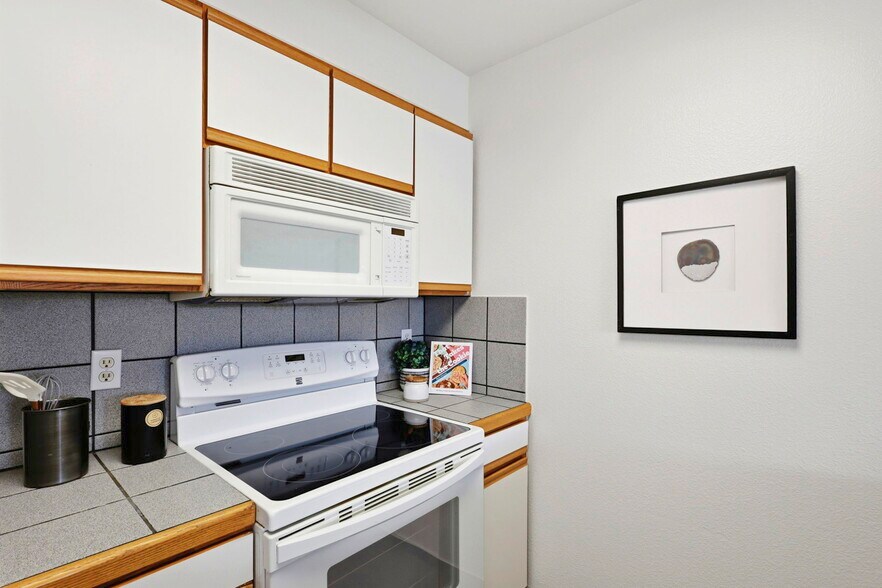 More Photos Of 1678 Wallace Ave, San Francisco Specialty For Sale
