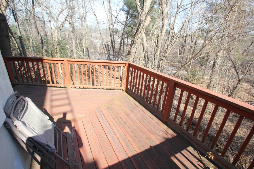 More Photos Of 87 Main St, North Reading Light Manufacturing For Sale