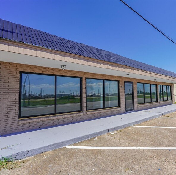 More Photos Of 1710 Texas Ave, Texas City General Retail For Sale