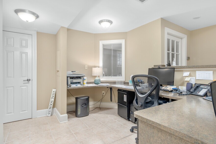 More Photos Of 111 Council St, Frederick Office For Lease