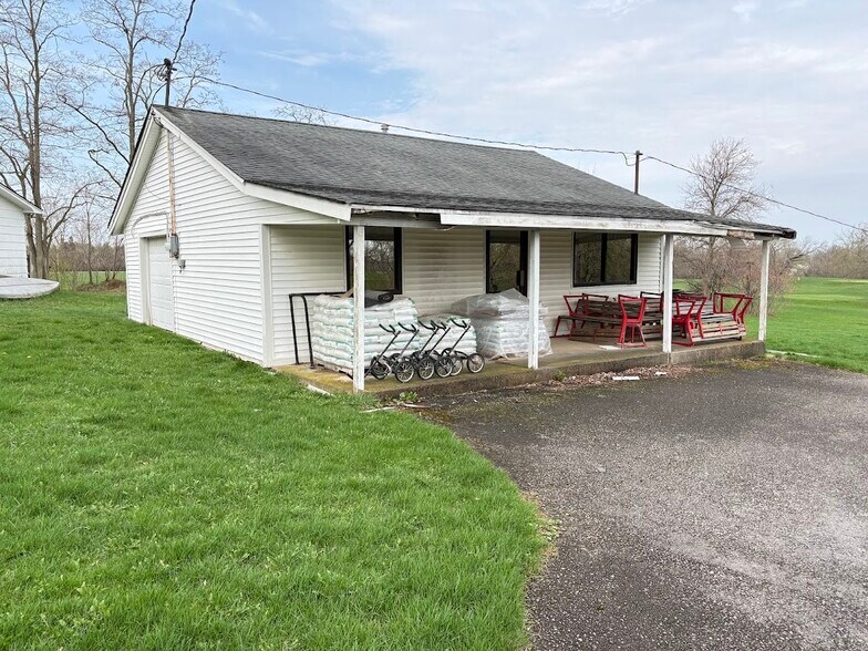 More Photos Of 8981 Telegraph Rd, Middleport Golf Course Driving Range For Sale