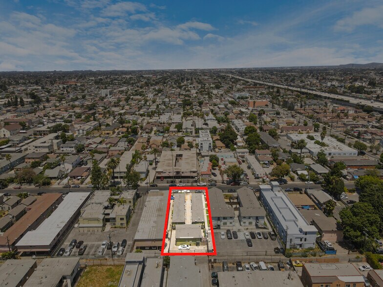 More Photos Of 606 W 81st St, Los Angeles Apartments For Sale