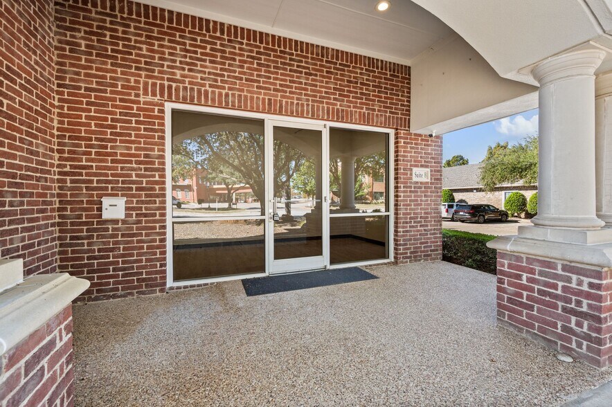 More Photos Of 5708 Colleyville Blvd, Colleyville Medical For Lease