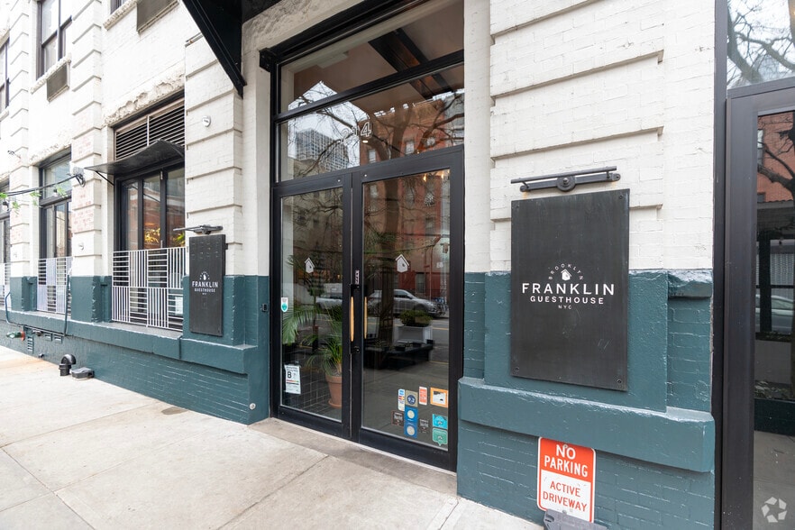 More Photos Of 214 Franklin St, Brooklyn Hotel For Lease