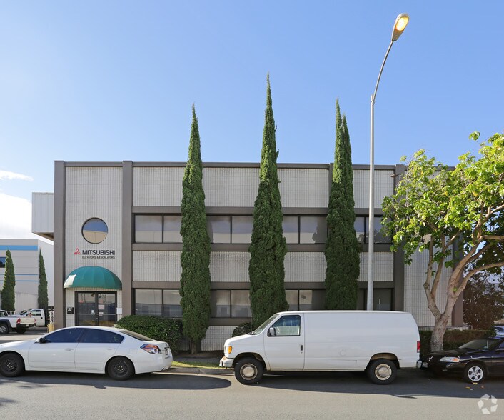 More Photos Of 99-075 Koaha Way, Aiea Warehouse For Sale