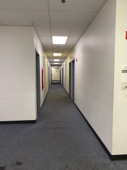 More Photos Of 9029 Airport Blvd, Los Angeles Post Office For Lease