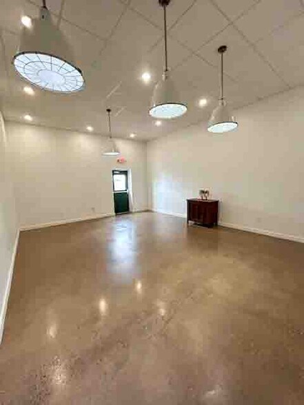 More Photos Of 16776 State Highway 33, Kingfisher Warehouse For Sale