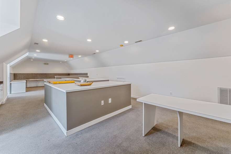 More Photos Of 728 S Washington St, Alexandria Office For Sale