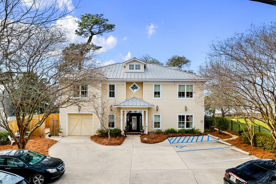 More Photos Of 202 S Mobile St, Fairhope Hospitality For Sale
