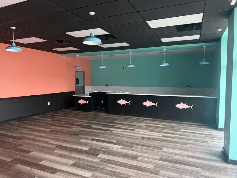 More Photos Of 5803 Old Shell Rd, Mobile Storefront For Lease