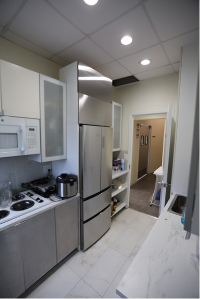 More Photos Of 313 Park Ave, Falls Church Medical For Sale