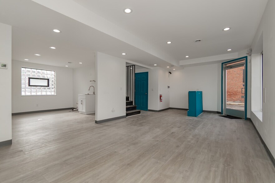 More Photos Of 5393 Pearl Rd, Parma Office For Sale