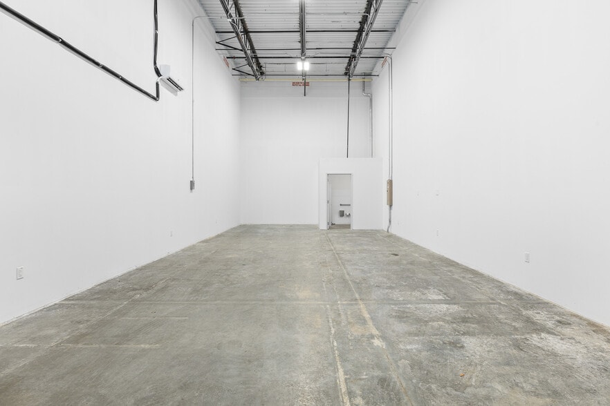 More Photos Of 1111 N 34th St, Tampa Self Storage For Sale