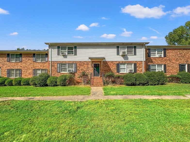 More Photos Of 1041 W Meadow Dr, Lancaster Apartments For Sale