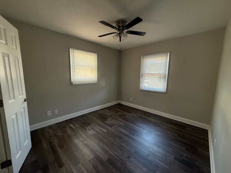 More Photos Of 2201 Alma Ct, Charlotte Apartments For Sale